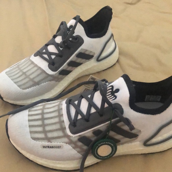 adidas Summer.Rdy
James Bond 007 White. Size 9 perfect condition never worn - Picture 1 of 1